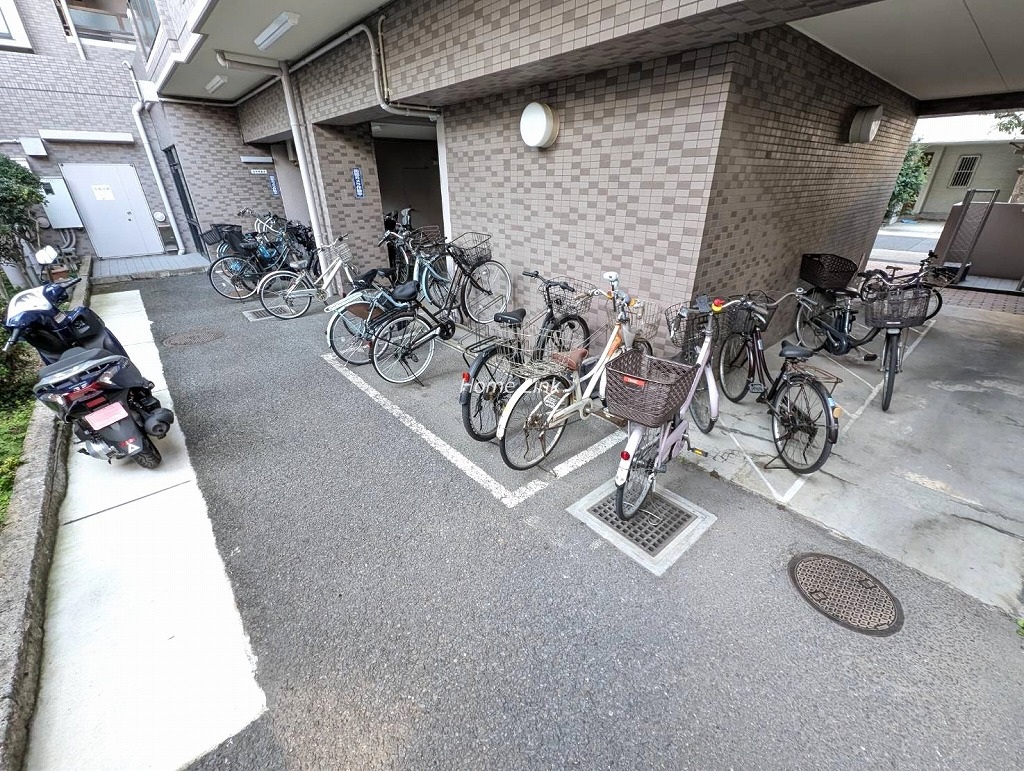 ナイスアーバン池袋山手通り　駐輪場